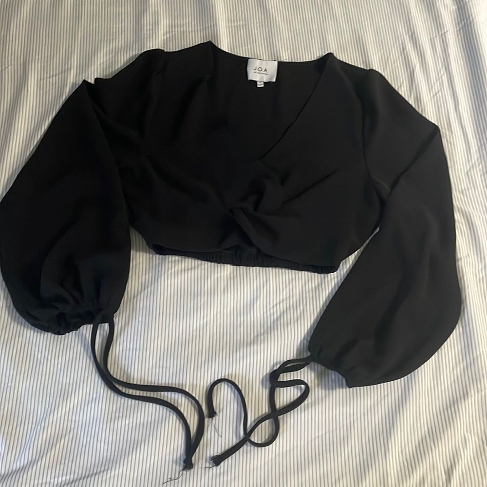 J.O.A. Crop blouse